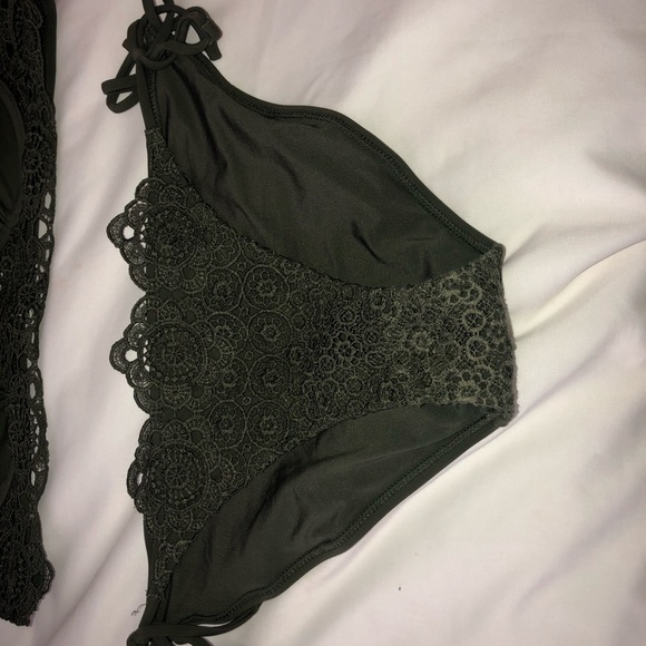 bathing suit - Picture 2 of 4